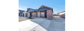 2/2 1122 sqft