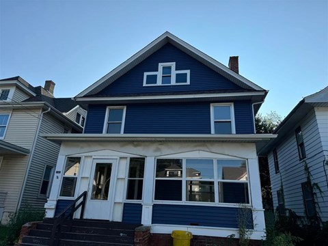 1031 Ridge Avenue 5 Beds Apartment for Rent