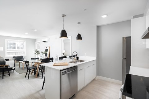 3352 Hemlock Street 1-3 Beds Apartment for Rent - Photo Gallery 4