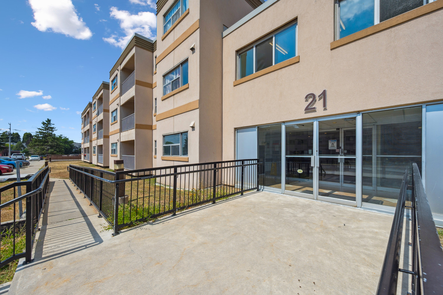 2 bedroom apartment - 21 Pioneer Drive, Kitchener - unit 108 2