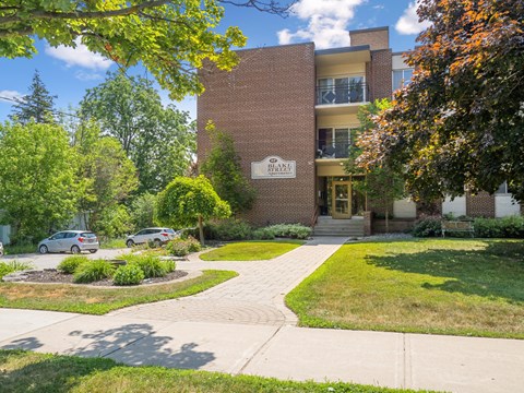 17 Blake Street Studio-3 Beds Apartment for Rent
