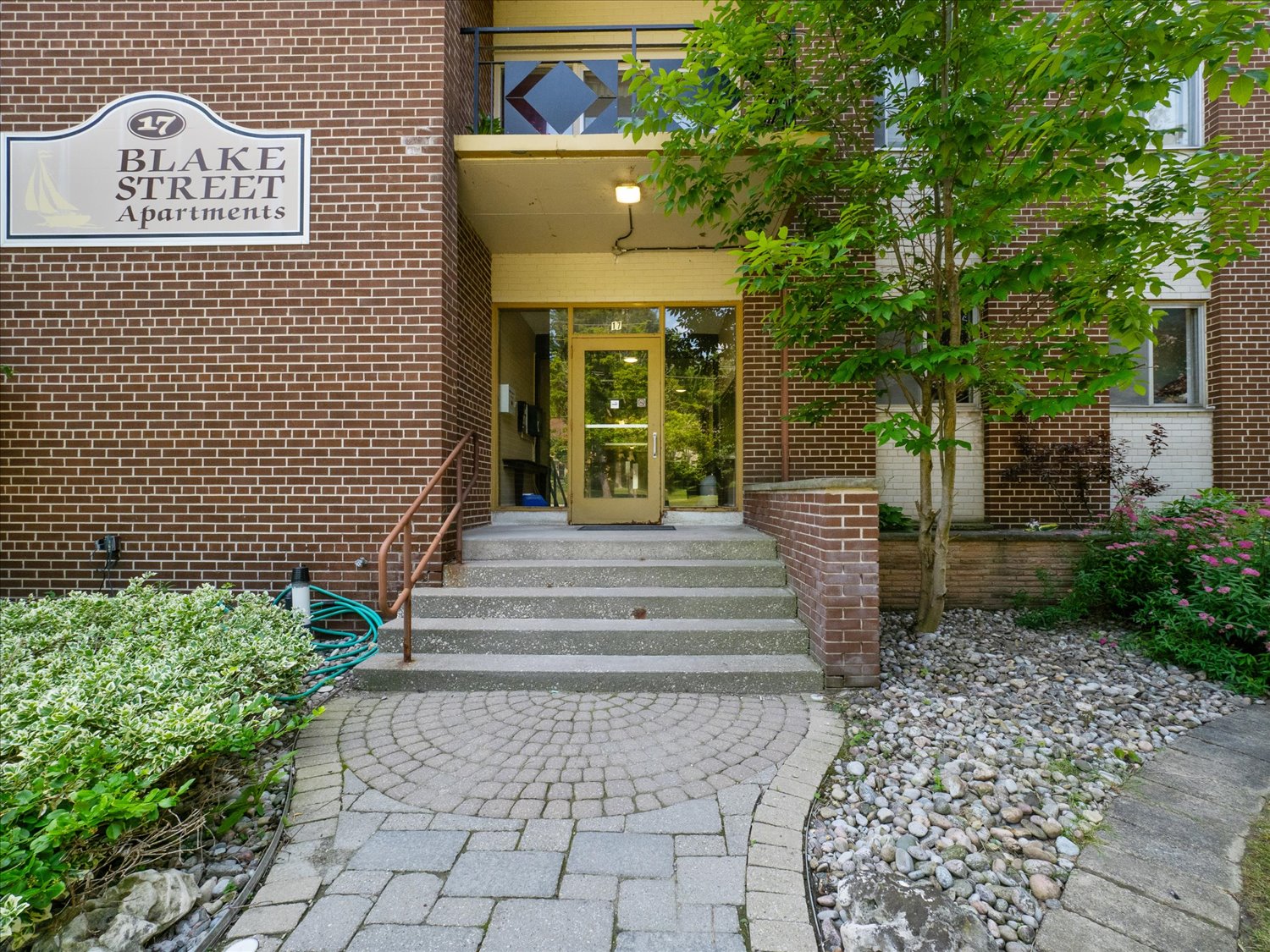 2 bedroom apartment - 17 Blake Street, Barrie - unit 206 4