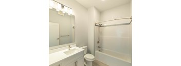 2 Bedrooms, 1 Bathroom