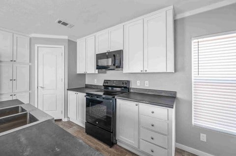 4660 Cumberland Farm Circle 3 Beds Apartment for Rent