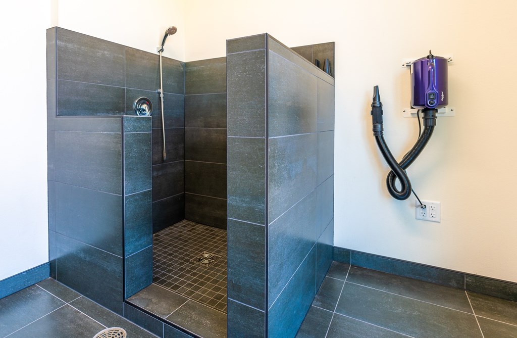 Source URL: https://medialibrarycf.entrata.com/100979/MLv3/3/27/2025/02/17/113242/249568_100061484_667b83070d8609.71854528679.jpg