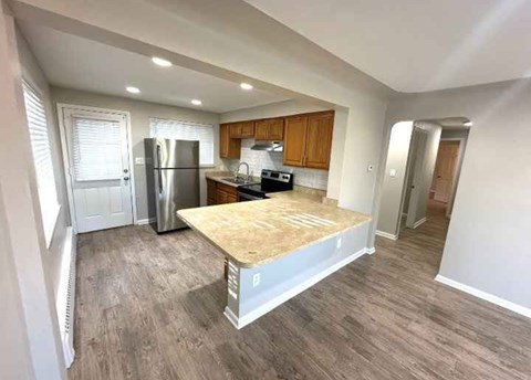 1245-1255 Allison St 2-3 Beds Apartment, Conventional, Conventional, Conventional, Conventional, Conventional, Conventional for Rent - Photo Gallery 5