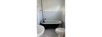 2 Bedrooms, 1 Bathroom