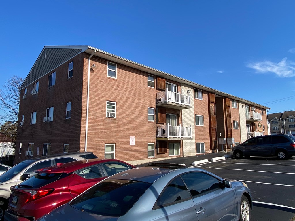 Source URL: https://medialibrarycf.entrata.com/18901/MLv3/3/27/2023/07/17/013117/64b597003ce5c9.05688851219.jpg