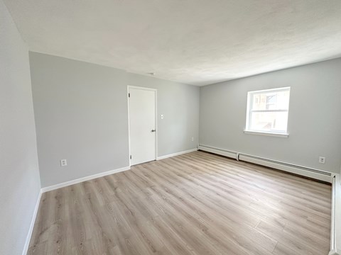 110 W 5th St 1-2 Beds Apartment, Conventional, Conventional, Conventional, Conventional, Conventional, Conventional for Rent - Photo Gallery 16