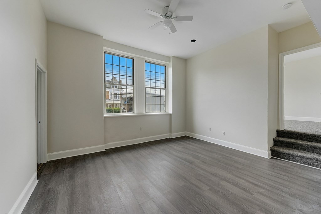 Source URL: https://medialibrarycf.entrata.com/18901/MLv3/3/27/2023/12/13/101233/6579e6016c1445.23896001973.jpg