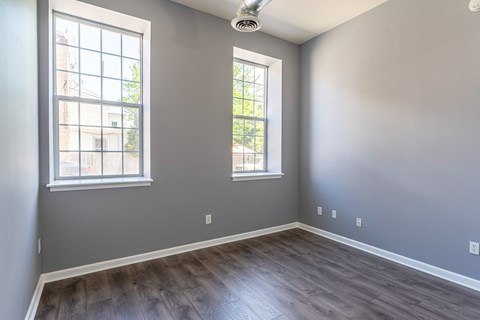 400 Franklin Street 1-2 Beds Apartment, Conventional, Conventional, Conventional, Conventional, Conventional, Conventional for Rent - Photo Gallery 16