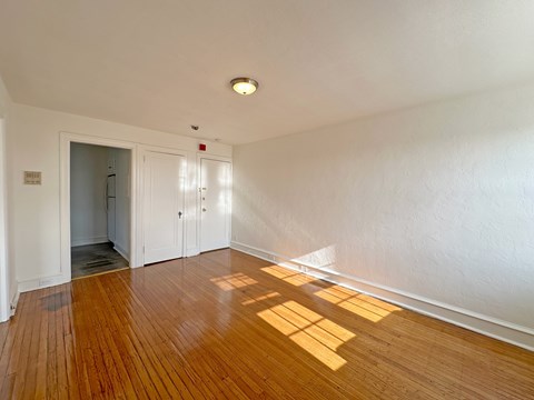 Source URL: https://medialibrarycf.entrata.com/18901/MLv3/3/27/2024/02/06/014023/65c29932800587.64164685227.jpg