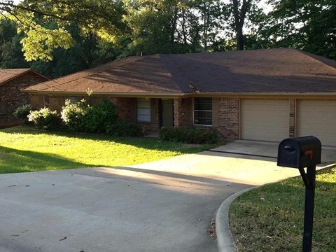 613 Green Oak Dr. 3 Beds Apartment for Rent