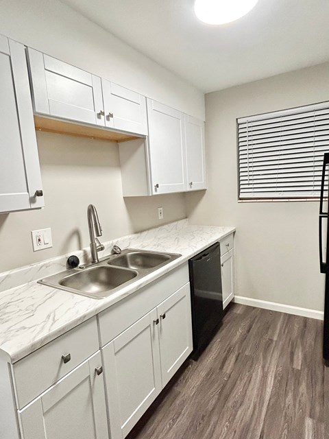 5904-5934 So. Datura Street Studio-2 Beds Apartment, Conventional, Conventional, Conventional, Conventional, Conventional, Conventional for Rent - Photo Gallery 4