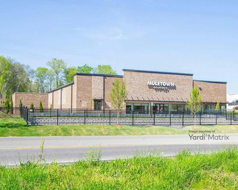 Storage Units for Rent available at 2600 Trotwood Avenue, Columbia, TN 38401