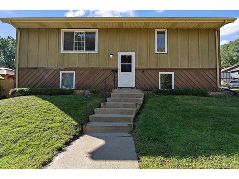 956 17Th Avenue North 4 Beds Apartment for Rent