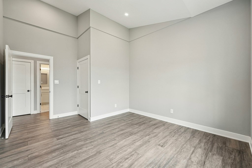 Source URL: https://medialibrarycf.entrata.com/18901/MLv3/3/27/2025/04/04/112256/67f0156fe23250.96035265276.jpg