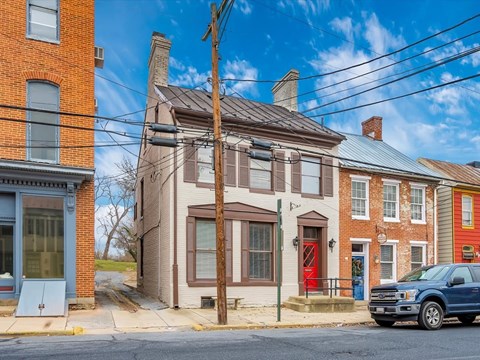315 W Patrick St 3 Beds Apartment for Rent