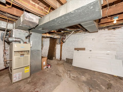 315 W Patrick St 3 Beds Apartment for Rent