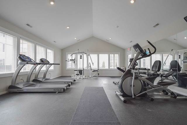 Studio apartment at Enclave At Albany Park Apartments in Westerville, OH