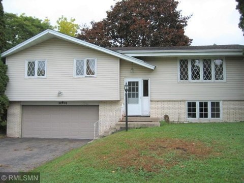 5540 Lindsay Street 3 Beds Apartment for Rent