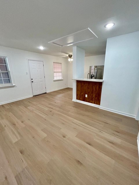 5718 Eskridge St 1-2 Beds Apartment for Rent