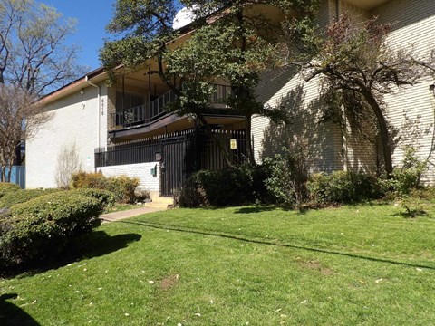 5010 Bowser Avenue 1 Bed Apartment for Rent - Photo Gallery 12