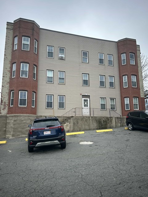 287-303 Hartwell Street 3 Beds Apartment for Rent