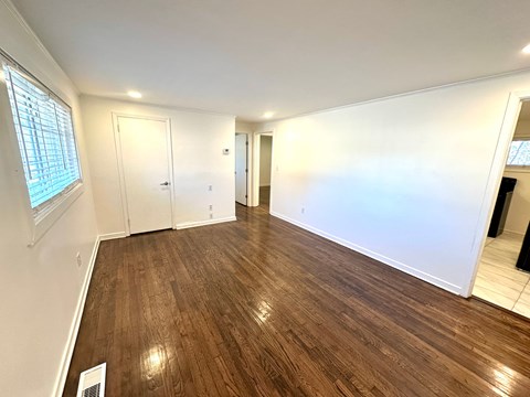 105 Gay Street 2 Beds House for Rent - Photo Gallery 13
