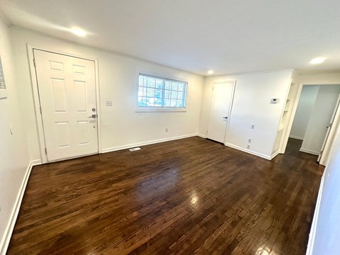 105 Gay Street 2 Beds House for Rent - Photo Gallery 6
