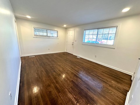 105 Gay Street 2 Beds House for Rent - Photo Gallery 4