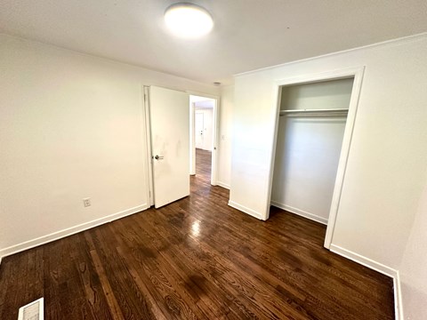 105 Gay Street 2 Beds House for Rent - Photo Gallery 7