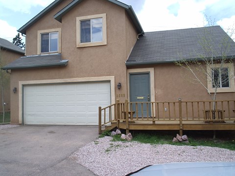 1609 COLUMBINE VILLAGE DRIVE 3 Beds Apartment for Rent