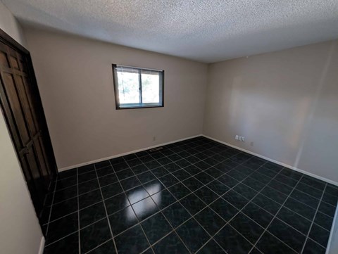 1015 EDGE HILL DRIVE 3 Beds Apartment for Rent