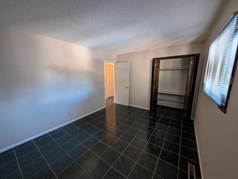 1015 EDGE HILL DRIVE 3 Beds Apartment for Rent