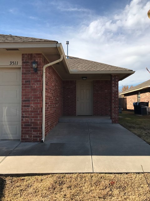 A house with the number 3511 on the front.