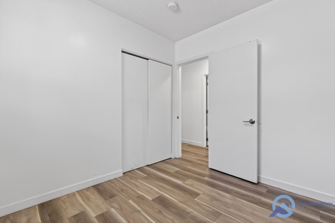 Main, 12829 102 Street NW 3 Beds Apartment for Rent