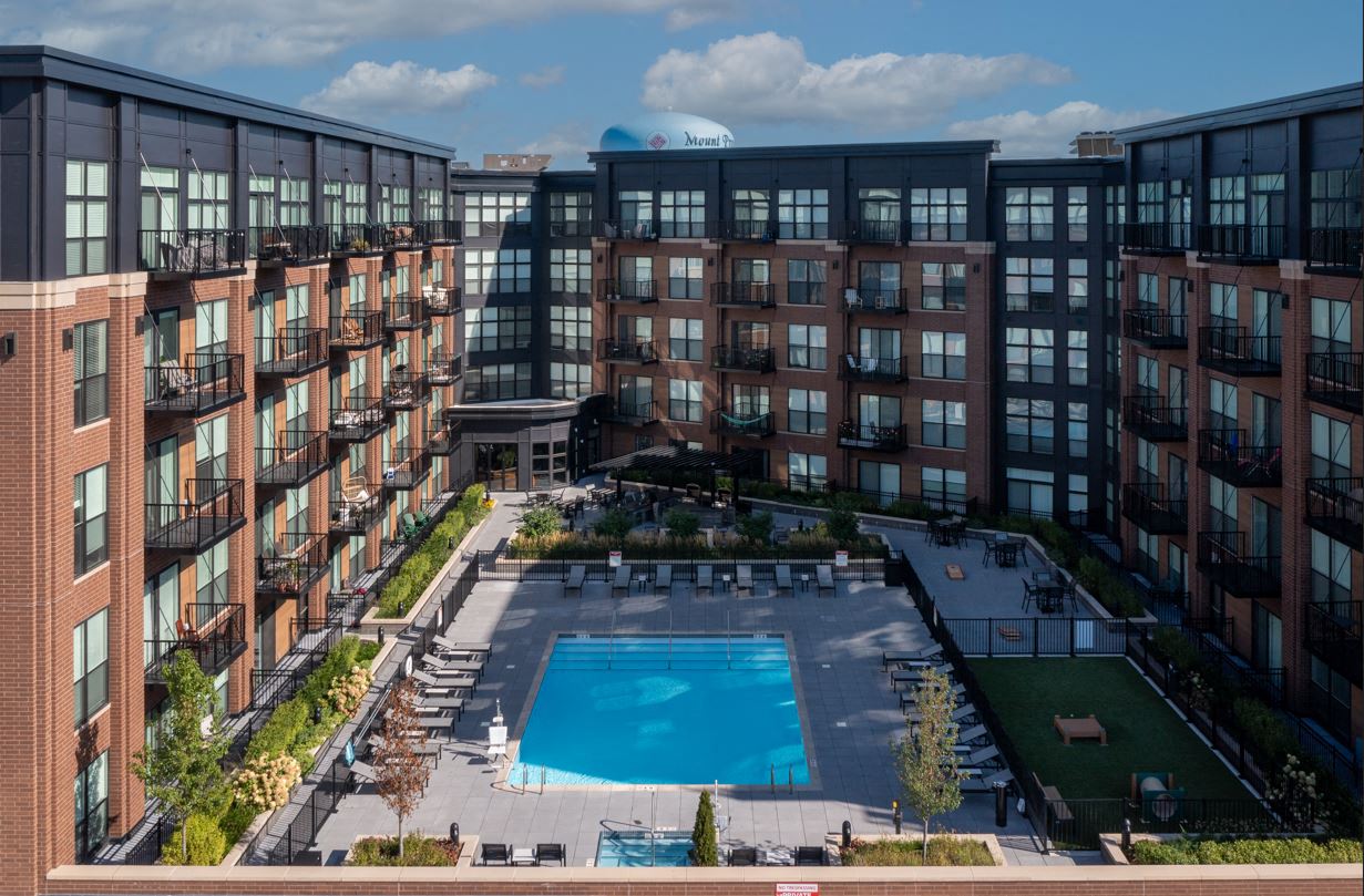 Top of The Mount Amenity Deck