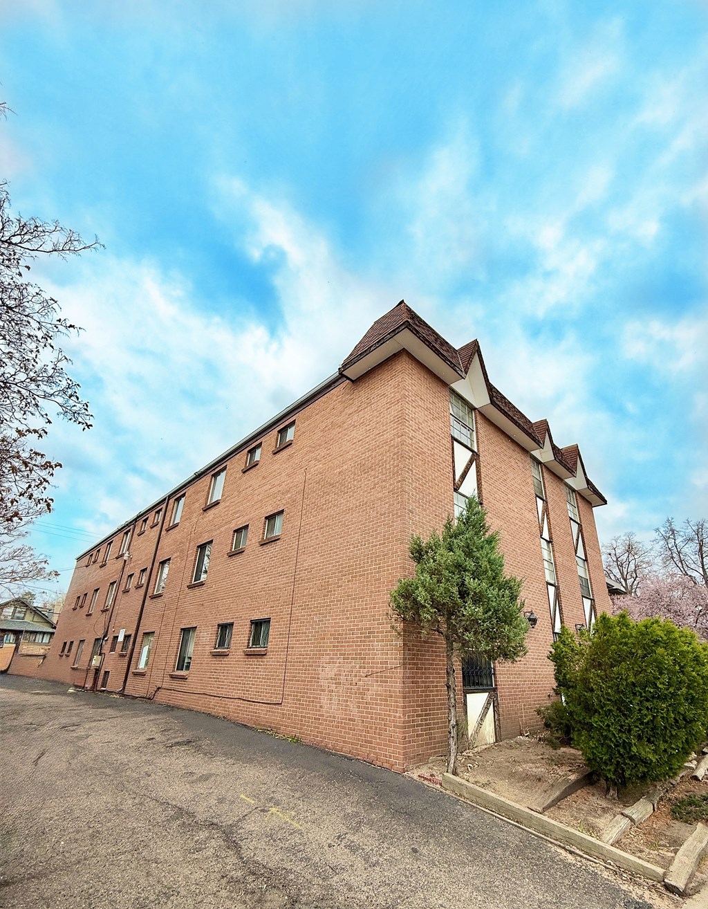 Source URL: https://medialibrarycf.entrata.com/100130/MLv3/3/27/2025/04/13/044530/67fc3e8947e154.20705514435.jpg