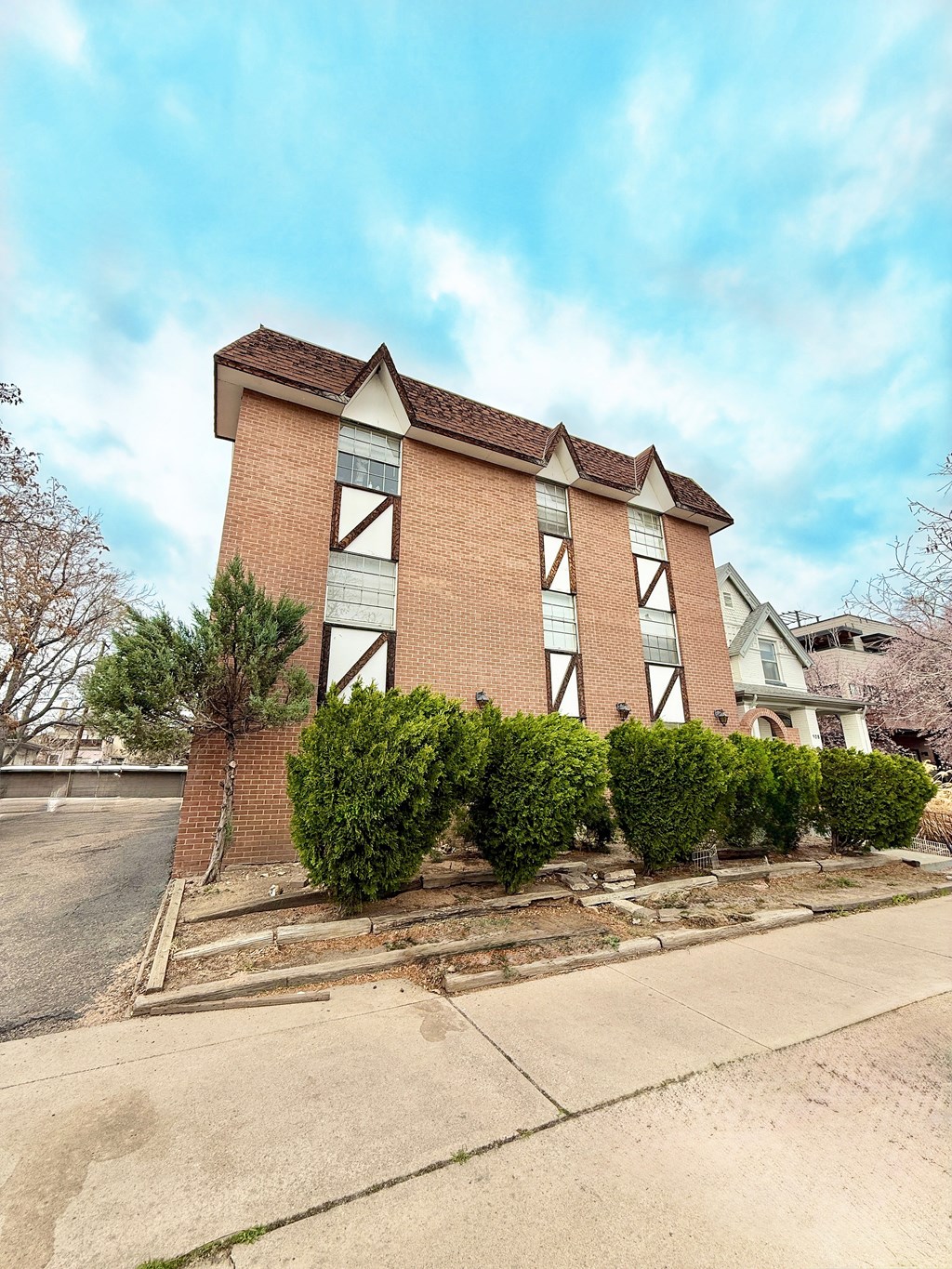 Source URL: https://medialibrarycf.entrata.com/100130/MLv3/3/27/2025/04/13/044535/67fc3e8db18771.95814596389.jpg