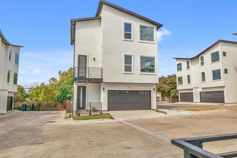 1417 Kramer Lane #19 3 Beds Apartment for Rent