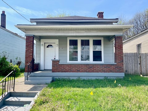 2112 West Madison Street 3 Beds Apartment for Rent