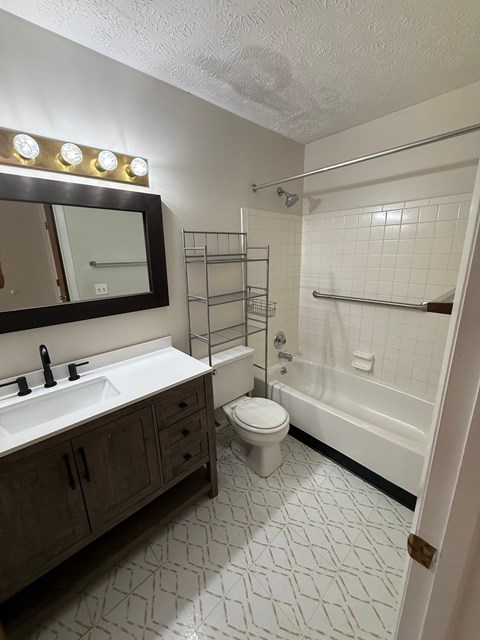 #6 2 Beds Apartment for Rent