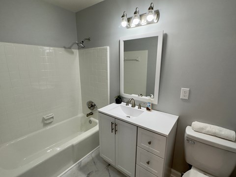 6 Westlyn Dr 4 Beds Apartment for Rent