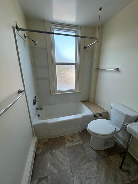 103 E Penn Ave Studio-2 Beds Apartment for Rent