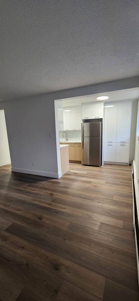 10630 122 Street Northwest 1-3 Beds Apartment for Rent - Photo Gallery 2