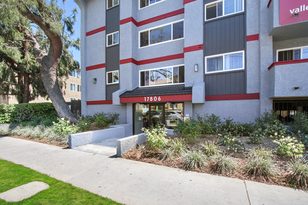 A building with the number 17806 on the front.