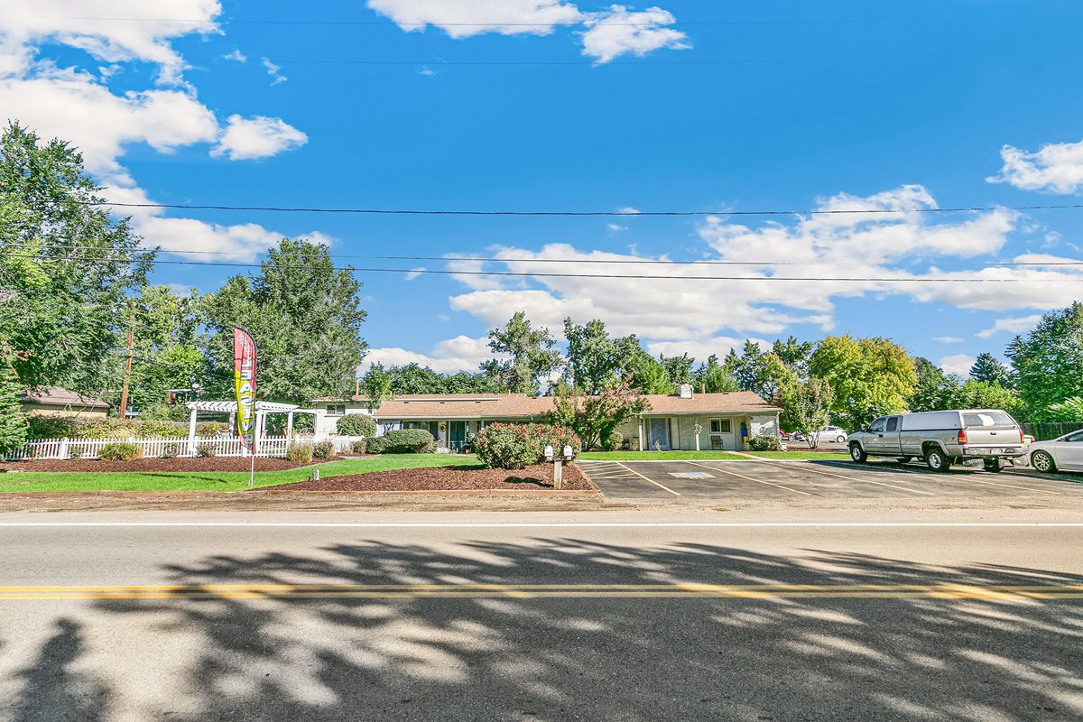 THE ELMS APARTMENTS