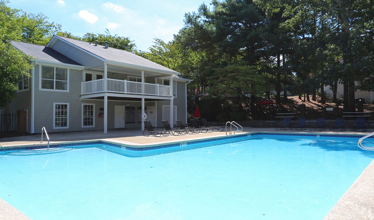 The Columns at Bentley Manor Apartments, 2600 Bentley Road, Marietta