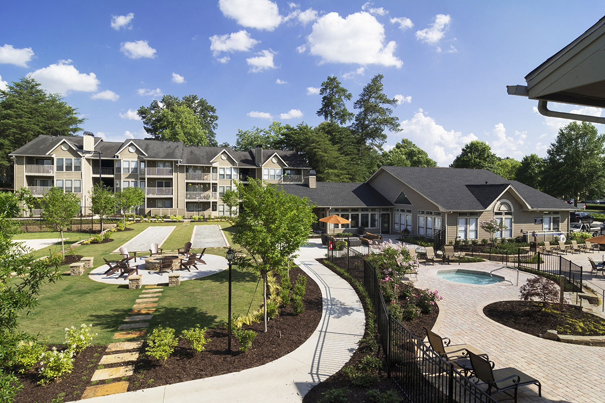 The Arbors at Breckinridge Apartment Homes | Rentals Near I-85 & I-285